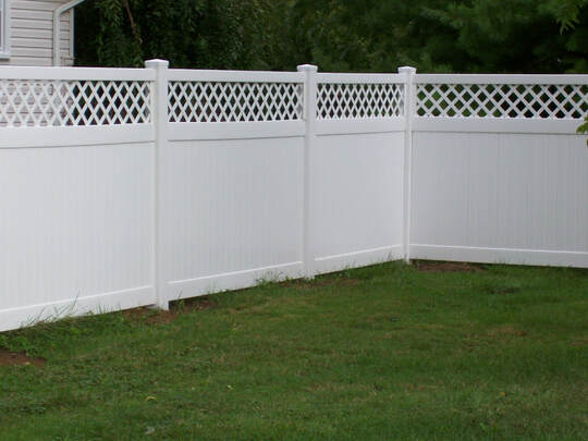 Top Tier Fence Company - White Vinyl Privacy Fence with lattice- installation - Milan-saline-ypsilanti-ann arbor-tecumseh-saline-bellville- canton-plymouth-dundee-dexter-chelsea-pinckeny-brighton-clinton-adrian